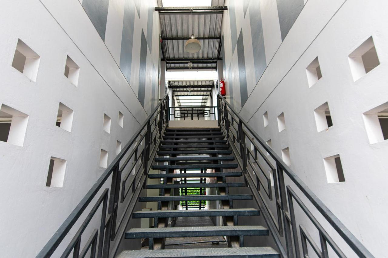 Matini Klong1 Hotel Rangsit Exterior foto